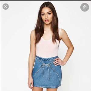 Kendall+Kylie tie front denim skirt size 27